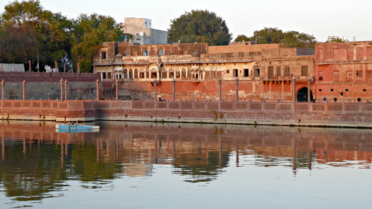 gulab sagar jodhpur, gulab sagar, gulab sagar lake jodhpur, lake in jodhpur, lakes in jodhpur, What is the history of Gulab Sagar Jodhpur?